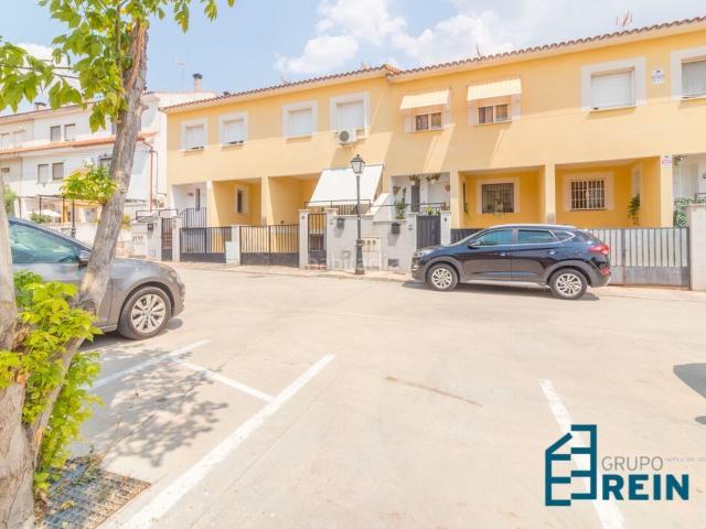 Casa adosada en venta en Recas. CHALET ADOSADO EN RECAS TOLEDO. Casas adosadas.