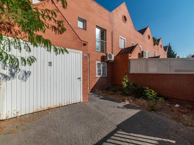 Casa adosada en Venta en Restón I Restón II