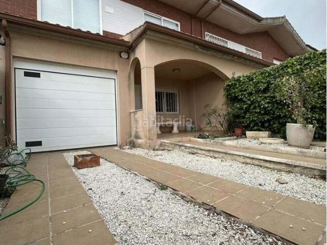 Casa adosada en venta en Riudoms. Venta de chalet adosado en Riudoms. Casas adosadas.
