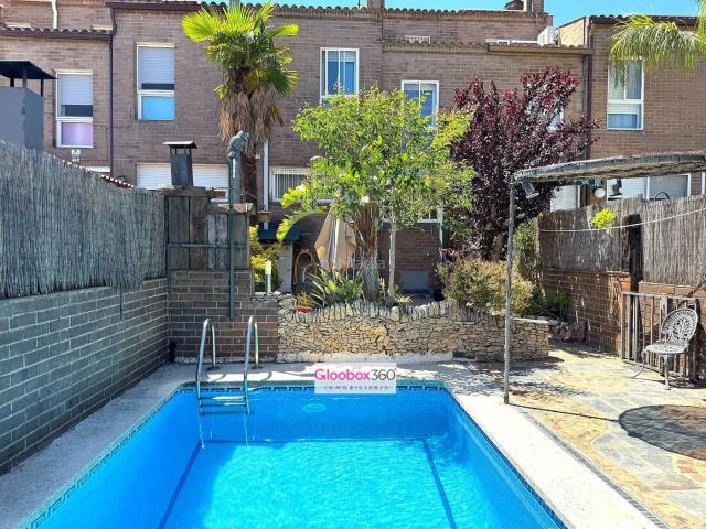 Casa adosada en venta en Riudoms. Adosado con Piscina Privada en Riudoms Molí den Marc Tu Refugio a 12 min de la Playa de cambrils Costa Daurada. Casas adosadas.