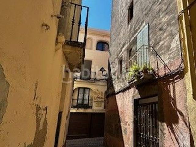 Casa adosada en venta en Riudoms. CASA DE POBLE CANTONERA. Casas adosadas.