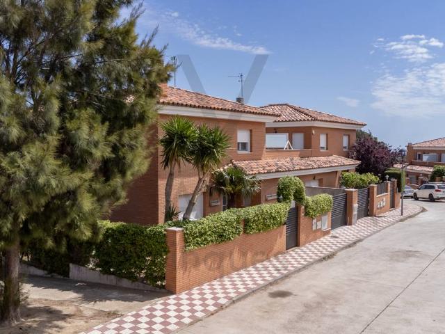 Casa adosada en Venta en Riudecanyes