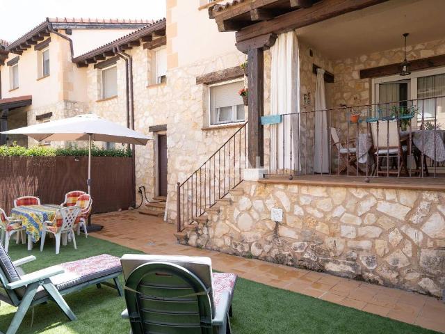 Casa adosada en Venta en Riaza