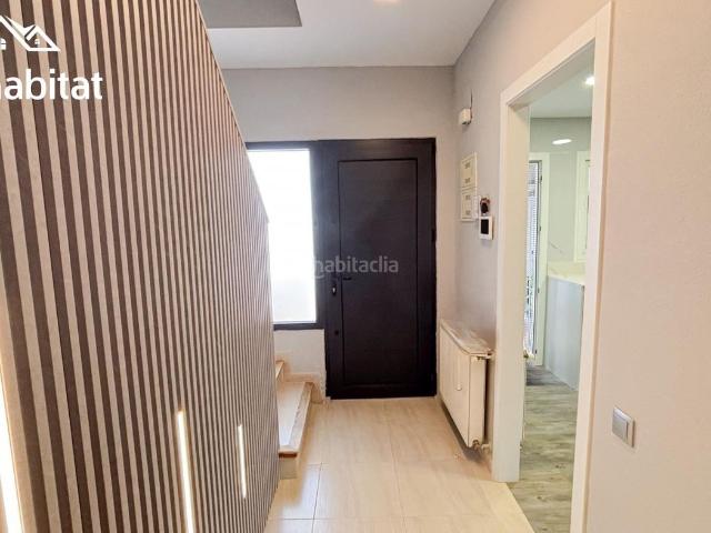Casa adosada en venta en Riba roja de Túria. Adosado reformado con terraza, garaje y club social en La Reva. Casas adosadas Riba roja de.