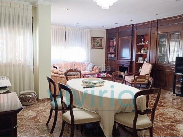 Casa adosada en venta en Riba roja de Túria. Gran casa adosada en venta situada en Ribaroja del Turia. Casas adosadas Riba roja de.