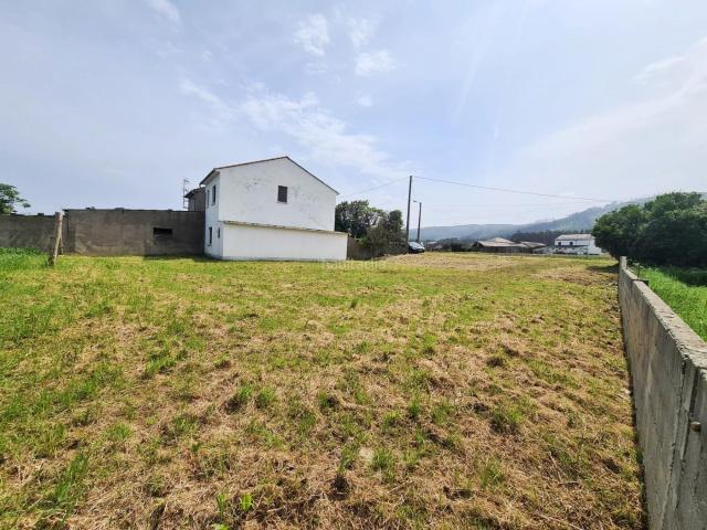 Casa adosada en venta en Ribadeo. Casa en construcción con parcela de 2.300 m2 cerca de la playa, en Rinlo Ribadeo. Casas adosadas.