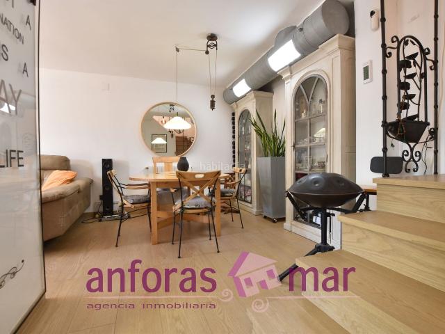 Casa adosada en venta en Riera de Gaià La. CASA reformada, moderna, con mucha luz en una zona tranquila y estratégicamente ubicada. Casas adosadas Riera de Gaià.