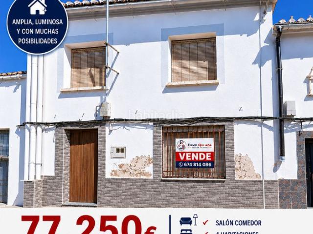 Casa adosada en venta en Riolobos. RIOLOBOS AMPLIA VIVIENDA CON MUCHAS POSIBILIDADES. Casas adosadas.