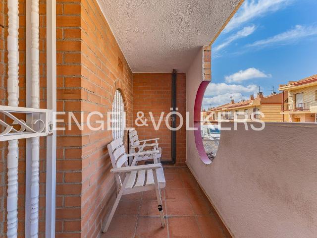 Casa adosada en venta en Ripollet, Sant Andreu Gassó Vargas. Gran oportunidad! Casa adosada en zona privilegiada de Ripollet. Casas adosadas.