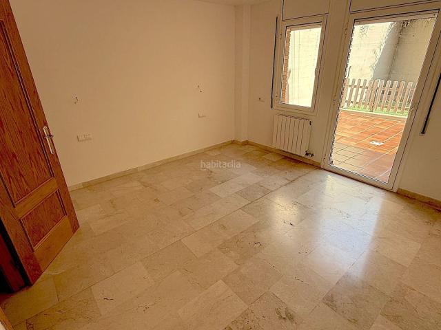 Casa adosada en venta en Rubí, Ca n´Oriol. CASA AÑO 2001 EN CAN ROSES CON GARAJE Y PATIO. Casas adosadas.
