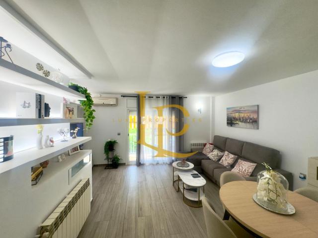 Casa adosada en venta en Rubí, Can Fatjó Sant Jordi Park Plana del Castell. FANTASTICA CASA ADOSADA CON AMPLIA TERRAZA Y BALCÓN EN VENTA EN RUBI. Casas adosadas.