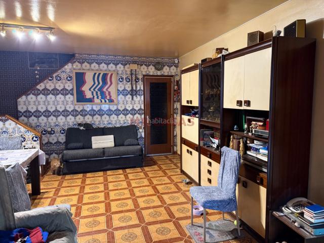 Casa adosada en venta en Rubí, Centre. CASA CON MUCHAS POSIBILIDADES. Casas adosadas.