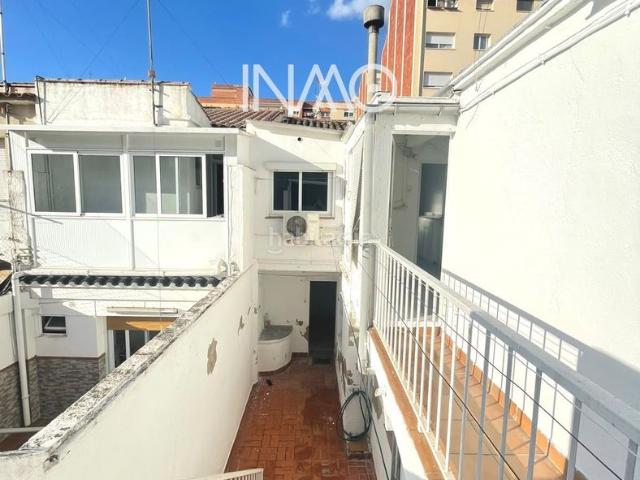 Casa adosada en venta en Rubí, Centre. Casa en venta para DOS FAMILIAS en Rubí centro!. Casas adosadas.