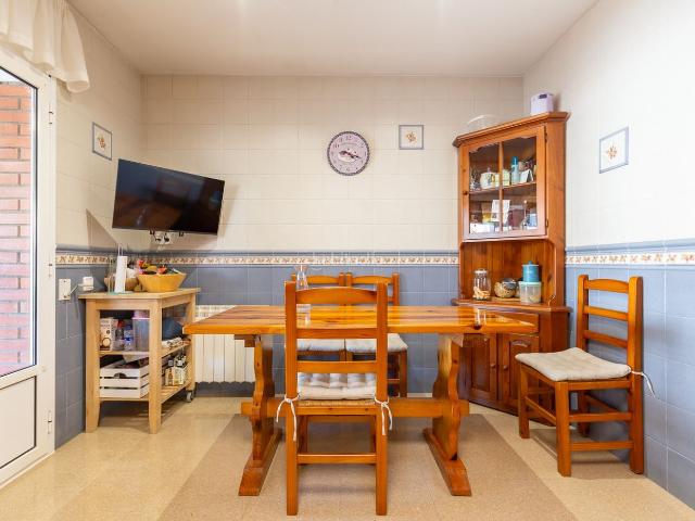 Casa adosada en venta en Rubí, Centre. Casas adosadas.