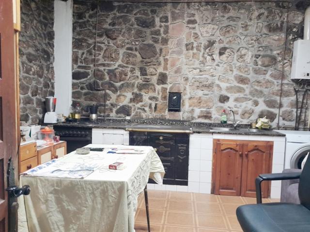 Casa adosada en venta en Ruente. CASONA MONTAÑESA DE PIEDRA EN VENTA EN LAMIÑAAUTENTICIDAD Y POTENCIAL EN PLENA NATURALEZA. Casas adosadas.