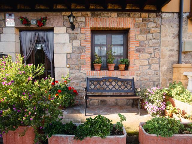 Casa adosada en venta en Ruente. FANTASTICA CASA MONTAÑESA DE PIEDRA EN UCIEDA. Casas adosadas.