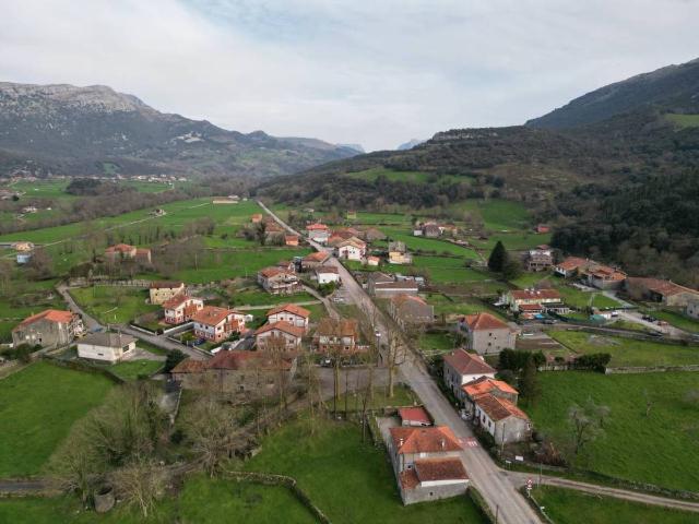 Casa adosada en Venta en Ruesga