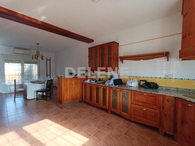Casa adosada en Venta en Tobarra