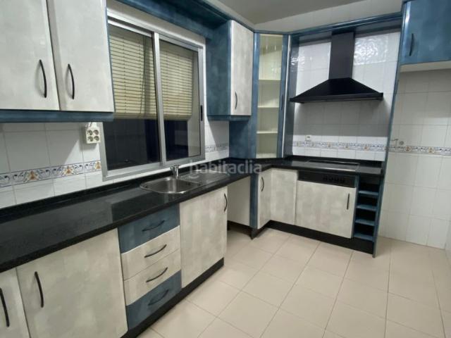 Casa adosada en venta en Tocina. CASA DE DOS PLANTAS CON PATIO GRANDE EN TOCINA SEVILLA. Casas adosadas.