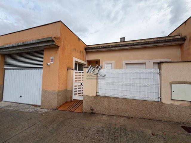 Casa adosada en venta en Toledo, Buenavista Valparaíso La Legua. Marin Lara vende chalet adosado en Urb. La Legua. Casas adosadas.