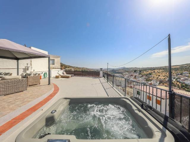 Casa adosada en Venta en Tolox