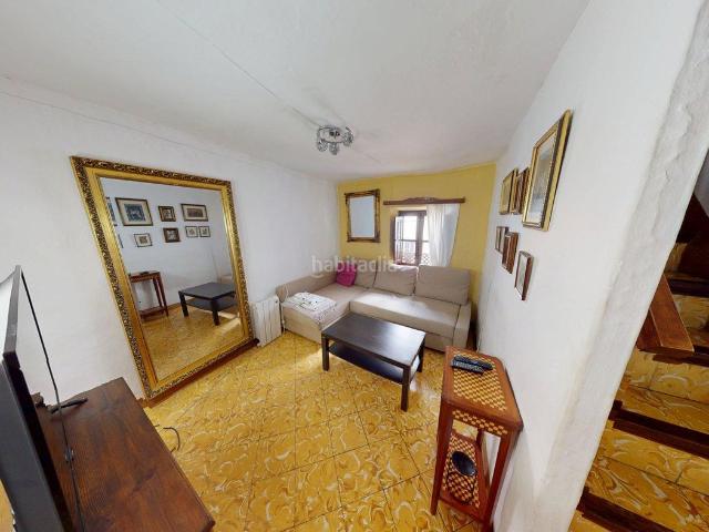 Casa adosada en venta en Tolox. Casa de 3 plantas con terraza y vistas a la montaña en el corazón de Tolox ¡Solo 89.900!. Casas adosadas.