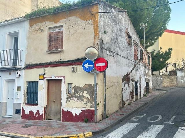 Casa adosada en venta en Tomares, Centro. Gran oportunidad en el corazón de Tomares!. Casas adosadas.