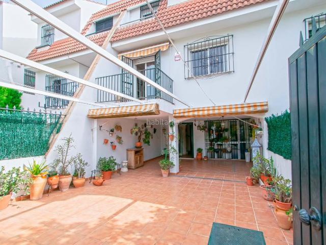 Casa adosada en venta en Tomares, Las Almenas. Estupenda vivienda adosada en Las Almenas, Tomares!. Casas adosadas.