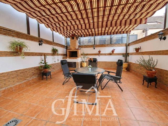 Casa adosada en Venta en Tomelloso