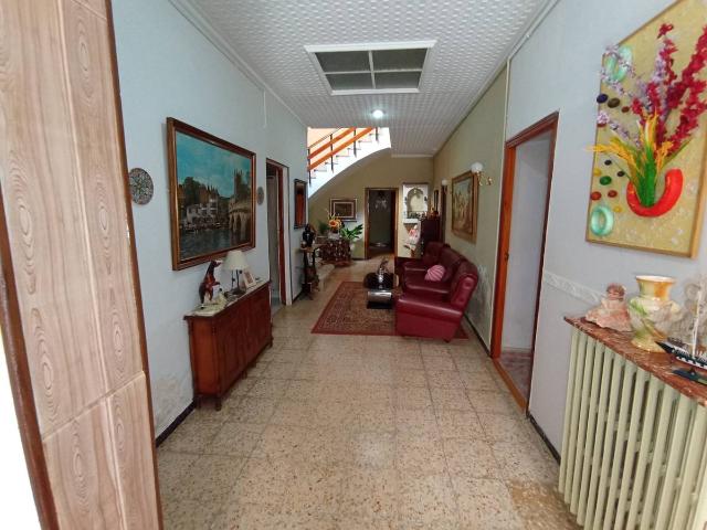 Casa adosada en Venta en Tomelloso