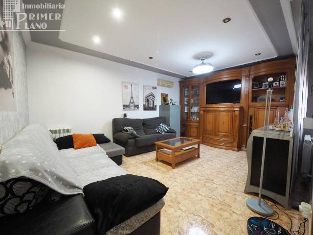 Casa adosada en Venta en Tomelloso