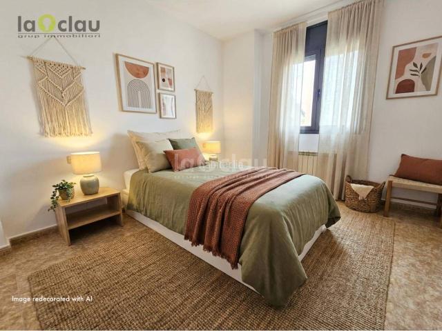 Casa adosada en venta en Tona. OCASIÓN DE CASA EN EL CENTRO DE TONA. Casas adosadas.