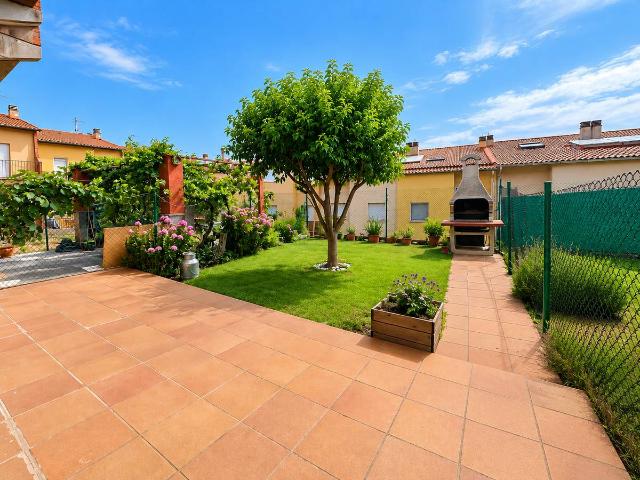 Casa adosada en Venta en Torelló
