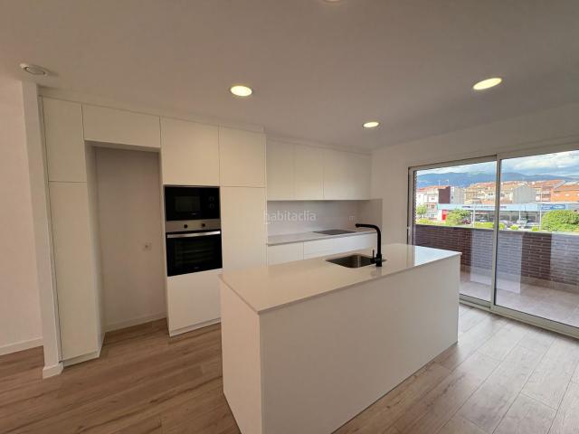 Casa adosada en venta en Torelló. Casa en venda a Torelló. Casas adosadas.