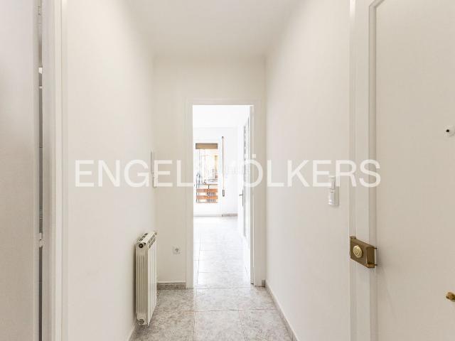 Casa adosada en venta en Torelló. Encantadora casa en Torelló con gran terraza y espacio polivalente. Casas adosadas.