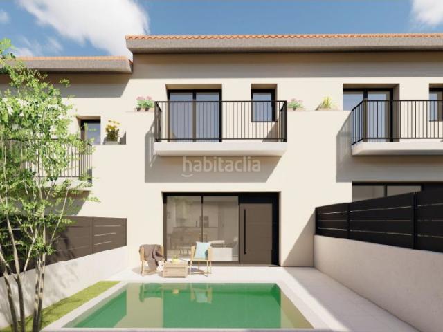 Casa adosada en venta en Torelló. NOVA PROMOCIÓ DE CINC HABITATGES D'OBRA NOVA AMB PISCINA A TORELLÓ. Casas adosadas.