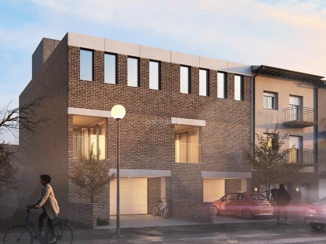 Casa adosada en venta en Torelló. PROMOCIÓN OBRA NUEVA EN TORELLÓ. Casas adosadas.