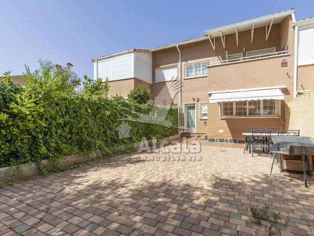 Casa adosada en venta en Torija. OPORTUNIDAD, chalet adosado en Torija. Casas adosadas.