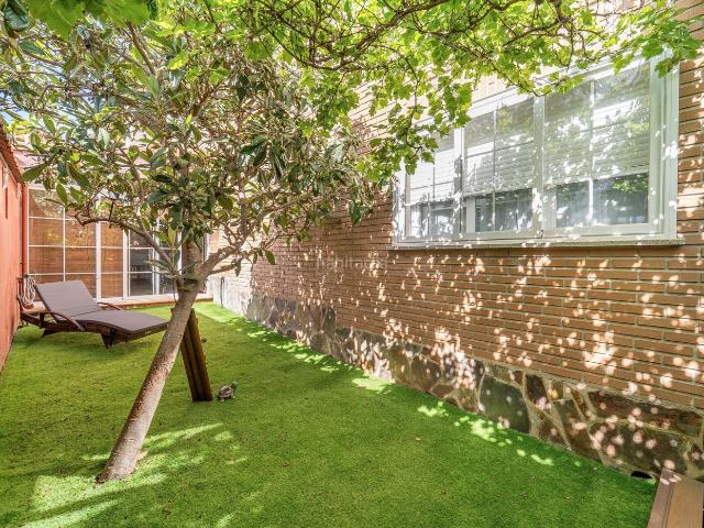 Casa adosada en venta en Torre de Esteban Hambrán La. CAPITAL HOME VENDE EN EXCLUSIVA FANTÁSTICO CHALET EN LA TORRE DE ESTEBAN HAMBRÁN. Casas adosadas Torre de Esteban Hambrán.