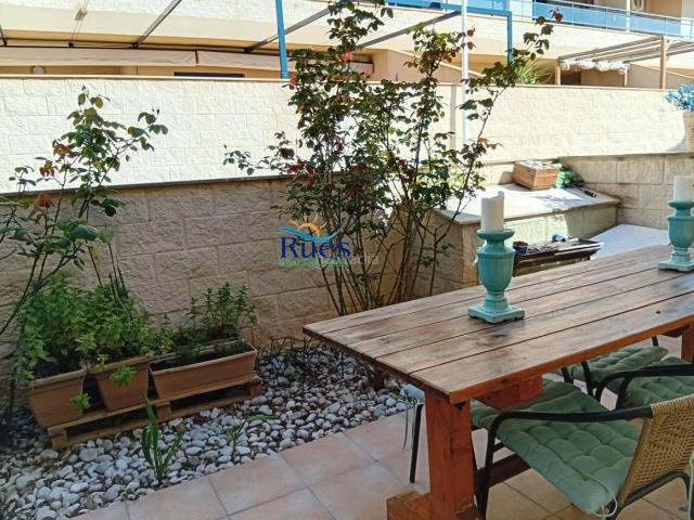 Casa adosada en venta en Torreblanca. Elegante adosado en playas de Torreblanca. Casas adosadas.