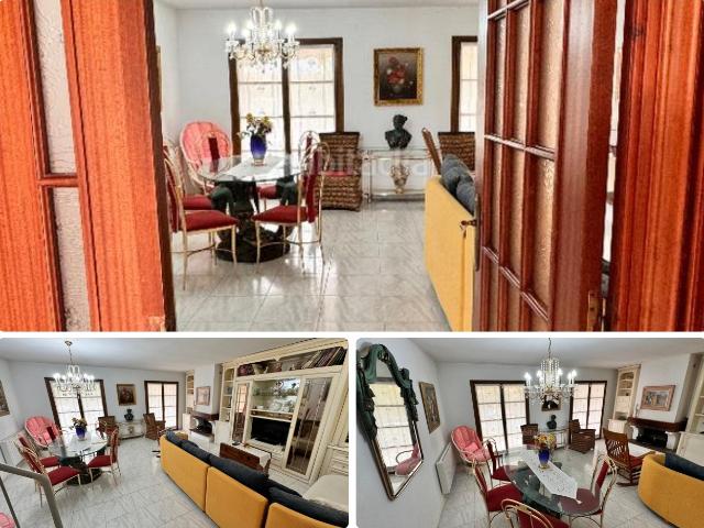 Casa adosada en venta en Torredembarra, Sant Jordi Costa Dorada. Chalet adosado con jardín y piscina comunitaria en la parte alta de Sant Jordi. Casas adosadas.