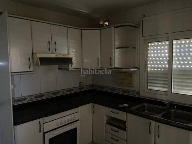 Casa adosada en venta en Torredembarra, Sant Jordi Costa Dorada. OPORTUNIDAD! CASA ADOSADA CON GARAJE DOBLE, PATIO Y BUHARDILLA A SOLO 5 KM DE LA PLAYA. Casas adosadas.