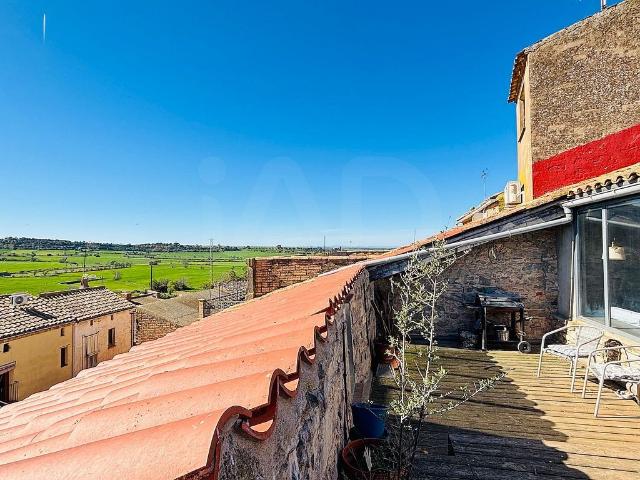 Casa adosada en venta en Torrefeta i Florejacs, de 480 m² 5 habitaciones por 139.000