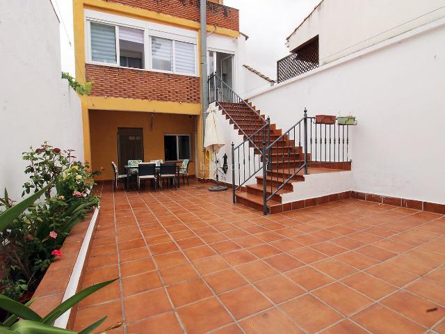 Casa adosada en venta en Torrelaguna. Casas adosadas.