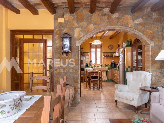 Casa adosada en Venta en Torrelavit