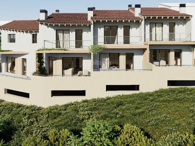 Casa adosada en venta en Torrelles de Llobregat. OBRA NUEVA EXCLUSIVA CASAS ADOSADAS EFICIENTES CON AEROTERMIA Y UBICACIÓN PRIVILEGIADA. Casas adosadas Torrelles de.