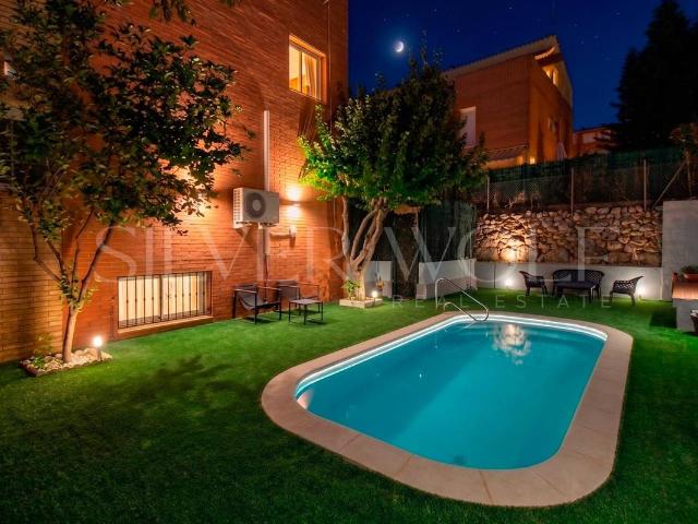 Casa adosada en Venta en Torrent Ballester