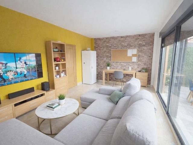 Casa adosada en Venta en Torres de Berrellén