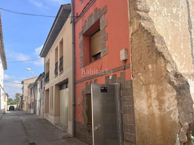 Casa adosada en venta en Tauste. Casas adosadas.
