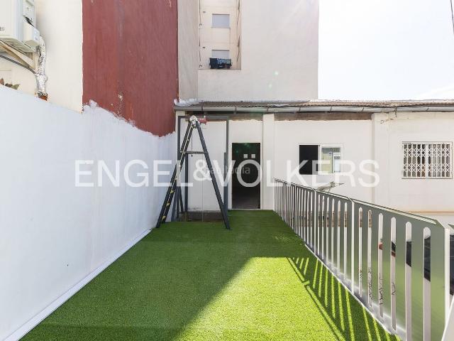 Casa adosada en venta en Tavernes Blanques. Lujo, amplitud y tradición Casa de pueblo reformada con 291 m diáfanos. Casas adosadas Tavernes.